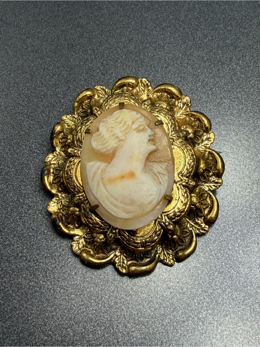 Vintage Cameo Brooch Shell #16cam